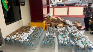 Polisi Amankan Ribuan Botol Miras Dari Kapal Pelni