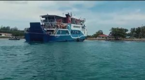 Kapal Ferry Kandas, Ratusan Penumpang Dievakuasi Tim Sar