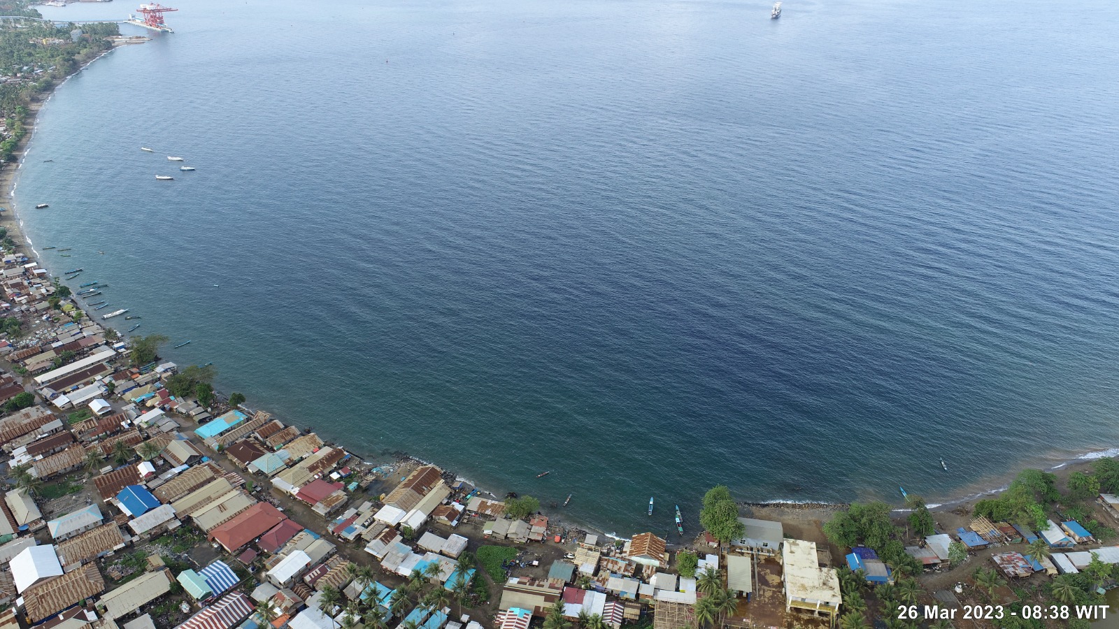 Foto: Kawasan Desa Kawasi dan pantainya di Pulau Obi, Halmahera Selatan, Maluku Utara. Foto diambil pada Minggu (26/3/2023)