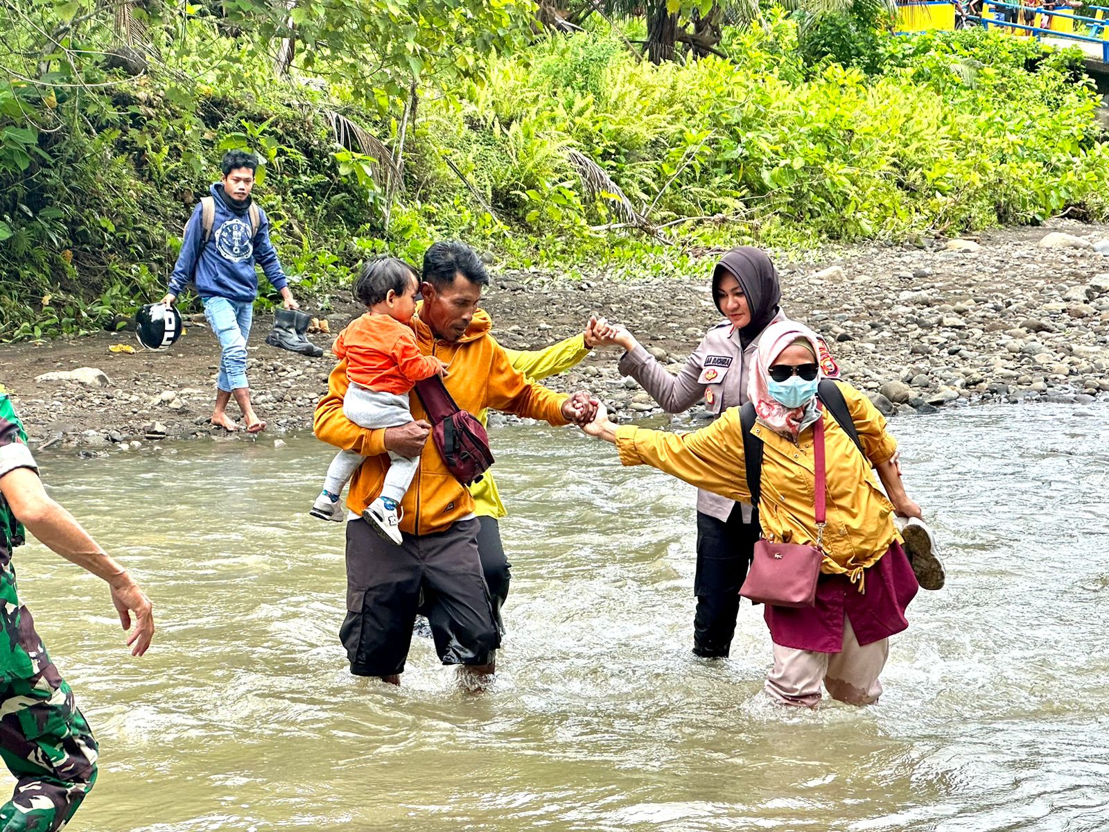 Jembatan putus