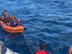 Tim SAR Gabungan Berhasil Temukan Tiga Korban Kapal Tenggelam, Satu Orang Meninggal