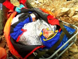 Wisatawan di Taman Love Gunung Gamalama Alami Hipotermia, Tim SAR Lakukan Evakuasi