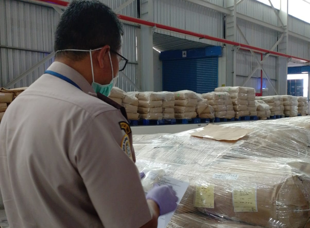 Puluhan Ton Kelapa Parut Asal Tobelo Siap Berlayar Menuju Surabaya dan Medan