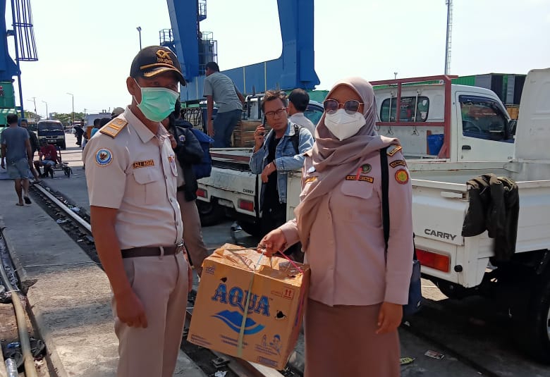 Unggas Selundupan dari Manado Digagalkan Karantina Maluku Utara di Pelabuhan Ahmat Yani