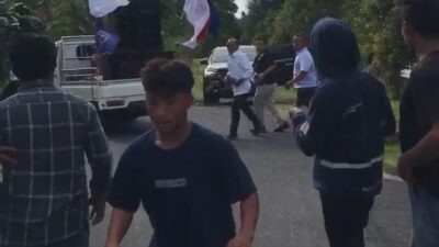 Pakai Parang! Bupati Halut Usir Paksa Masa Pendemo
