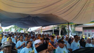 Kampanye AM-SAH di Ibu Dipadati Ratusan Pendukung, Aliong Mus Beri Kejutan Umroh kepada Pemuka Agama