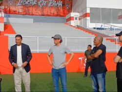 Alex Pastoor dan Denny Landzaat Tiba di Ternate Jelang Laga Malut United Kontra Borneo FC Samarinda