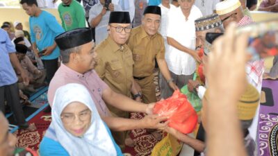 Bupati dan Wakil Kembali Salurkan Bantuan Sembako Kepada Masyarakat Weda Selatan