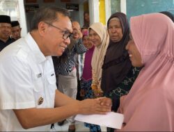 Rasa Syukur Disabilitas Usai Terima Bantuan Insentif Dari Pemerintah Halteng