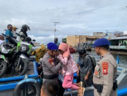H+1 Idul Fitri, Personil Polairud Polda Malut Lakukan Pengamanan Arus Penyebrangan Antar Pulau