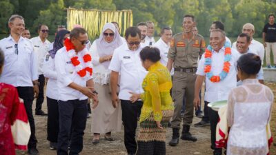 Bupati dan Wabup Hadiri Peletakan Batu Pertama Gereja Sion Lopong