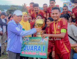 Bupati Ikram Malan Sangadji Hadiri Final dan Penutupan Turnamen Sepak Bola KSL Fagogoru Cup 2