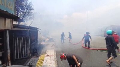 Kawsan UMKM Toboko Ludes Terbakar, Damkar Kewalahan Jinakan Api