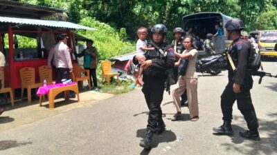 Kesigapan Polri Pulangkan Warga Sibenpopo Pasca Bentrok