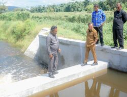 Respons Cepat Krisis Air, Bupati Ikram Tinjau Irigasi Wairoro: Target 200 Hektar Sawah Produktif per Tahun