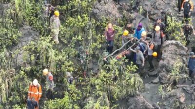 Tim SAR Temukan Satu Pendaki Meninggal tepat di Bibir Kawah Dukono, Lokasi Dua WNA sudah Diketahui
