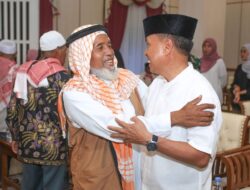 Bupati dan Wakil Bupati Halteng Sambut Kepulangan 12 Jamaah Haji di Kediaman Bupati