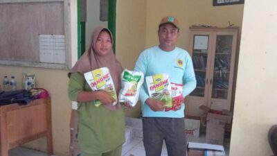 Pemkab Halteng Tanggung Biaya Tanam hingga Panen, Petani Padi Wairoro Terima Bibit, Pupuk, dan Dukungan Alat Pertanian
