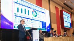 Sampaikan Orasi Ilmiah Terkait Transformasi Ekosistem Kesehatan dan Program Beasiswa, Bupati Halteng Dapat Apresiasi Wisudawan