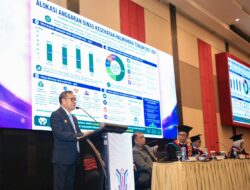 Sampaikan Orasi Ilmiah Terkait Transformasi Ekosistem Kesehatan dan Program Beasiswa, Bupati Halteng Dapat Apresiasi Wisudawan